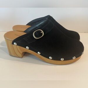 Chinese Laundry Black Clogs with Wooden Heel Size 8